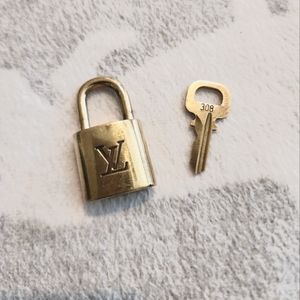 LV Lock & Key #308